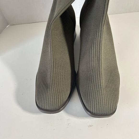 Everlane The High-Ankle Glove Boots in ReKnit Caper Green Size 9 - Picture 10 of 16